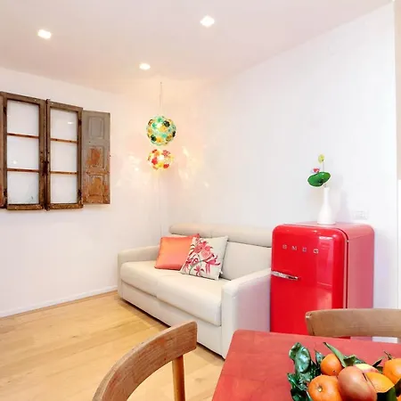 Colosseum Stylish Lägenhet *