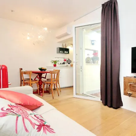 Colosseum Stylish Lägenhet